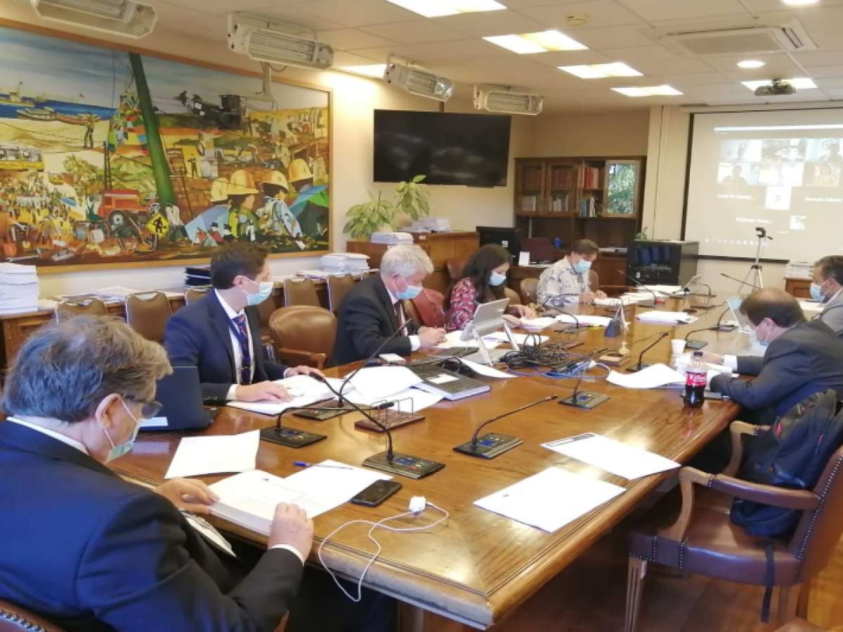 Inician tramitación de proyecto que busca incluir al Covid como enfermedad laboral