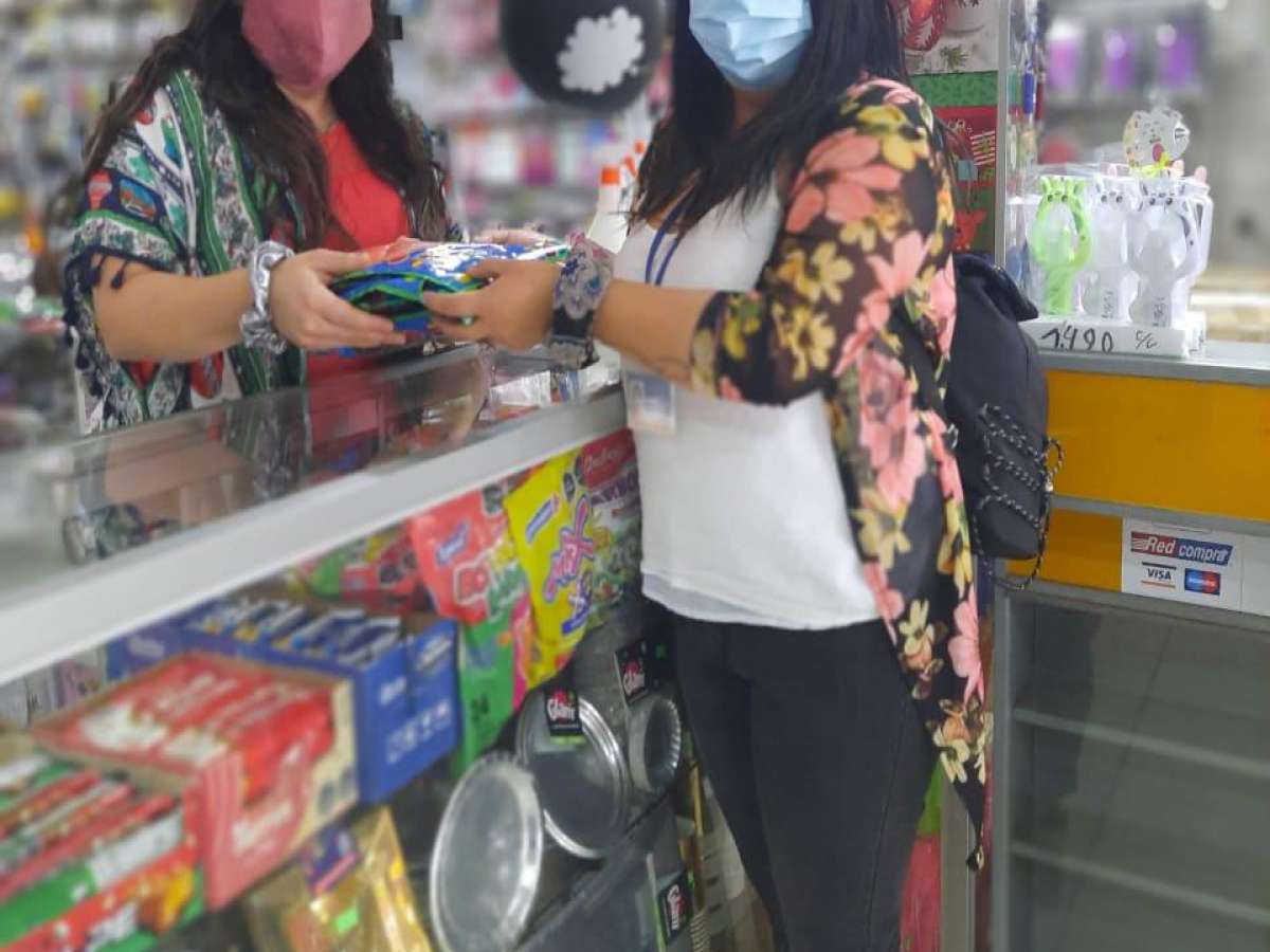 Una decena de empresas locales se sumaron a la campaña dulce navidad organizada por la Oficina de Asuntos Juveniles de Chillán