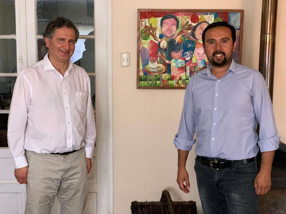 Diputado Sabag llama a la unidad y entrega todo su apoyo al candidato a gobernador regional Oscar Crisóstomo  