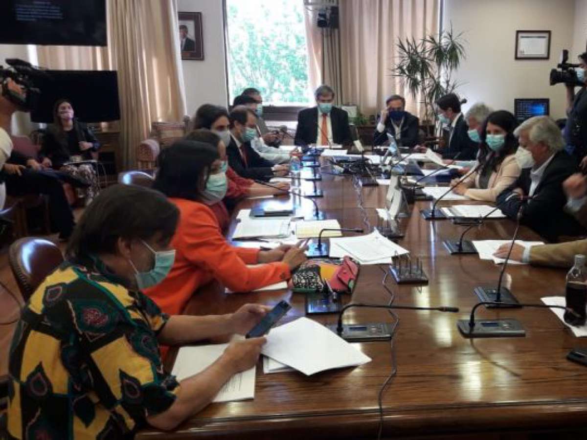 Trabajo aprobó proyecto de retiro del 10% de los fondos de pensiones