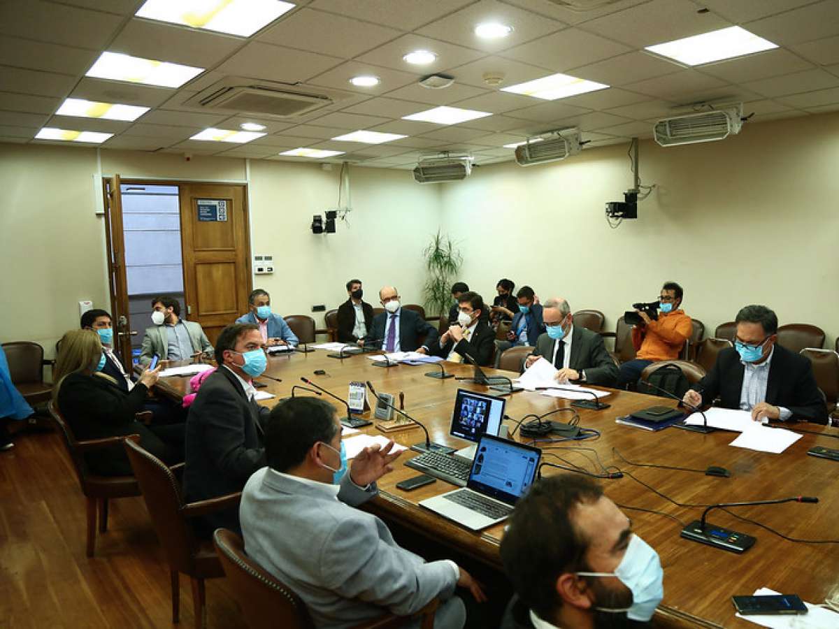 Ejecutivo expone por proyecto que mejora la persecución del narcotráfico