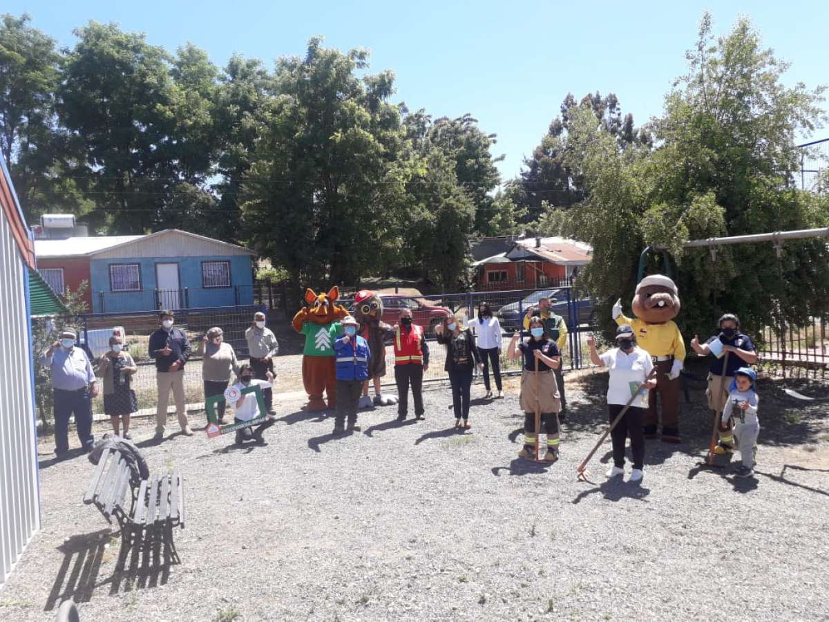 Vecinos del bosque limpiarán entorno de 5 mil viviendas para evitar riesgo de incendios