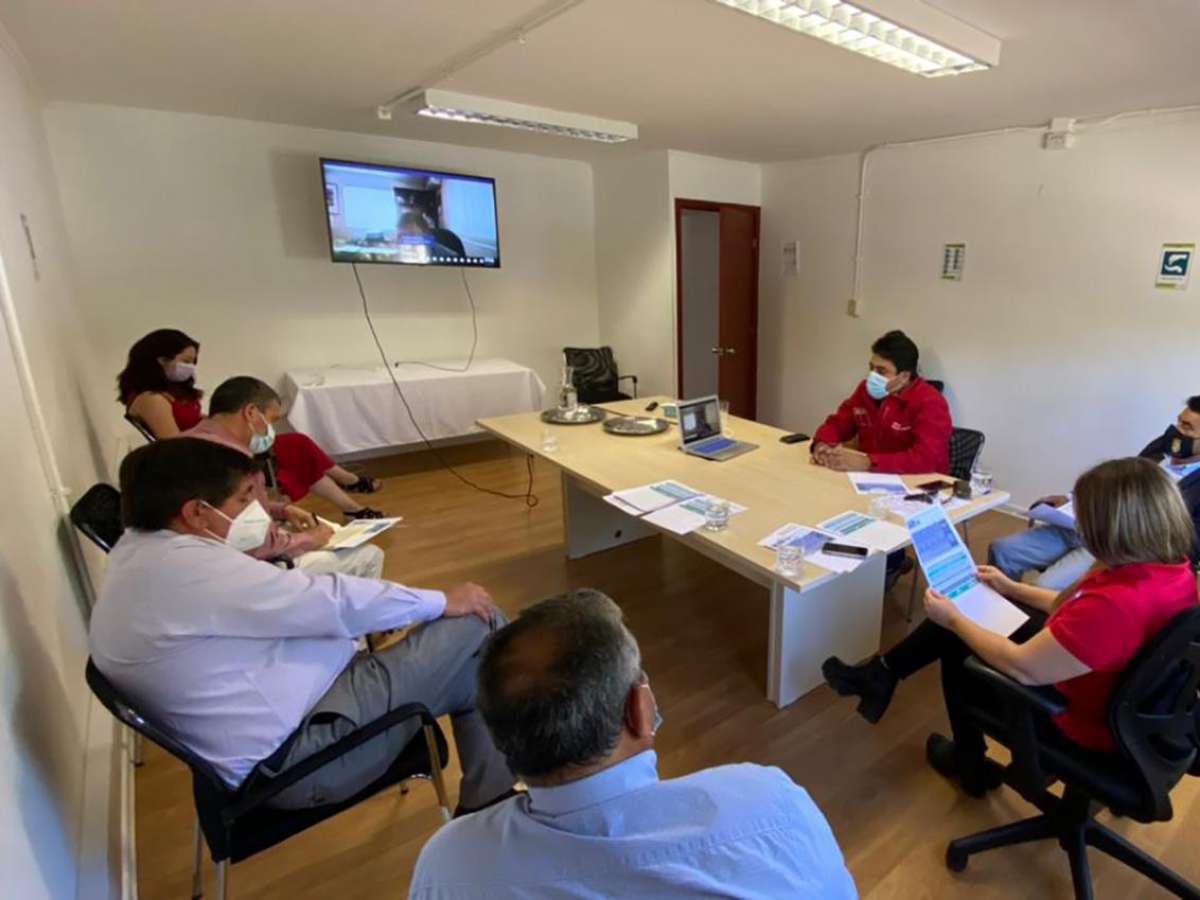 Gobernadora y Seremi se reúnen con alcaldes de Itata para coordinar inicio del año escolar