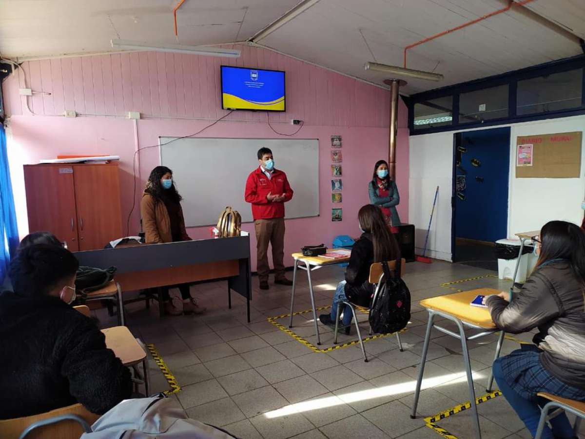 Seremi de Educación visita establecimientos para dialogar sobre el retorno a clases presenciales