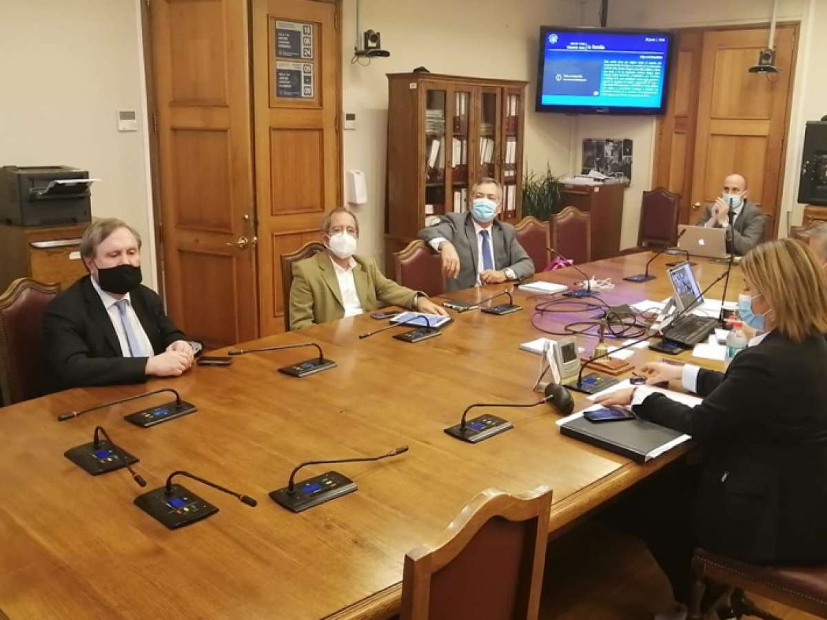 Familia inicia estudio de proyecto que establece tuición compartida de hijos(as) de padres separados