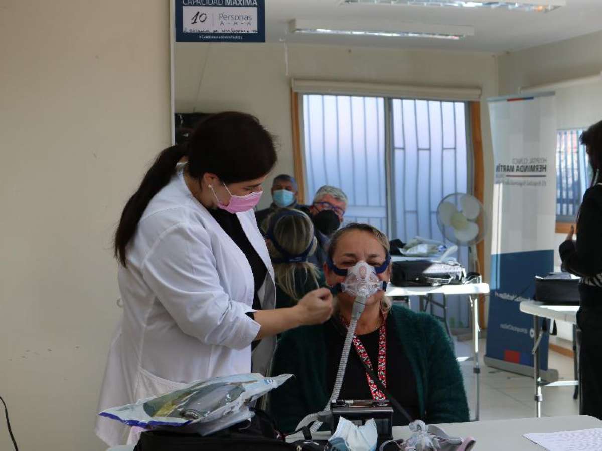 Hospital de Chillán entregó dispositivos para tratar la apnea del sueño 