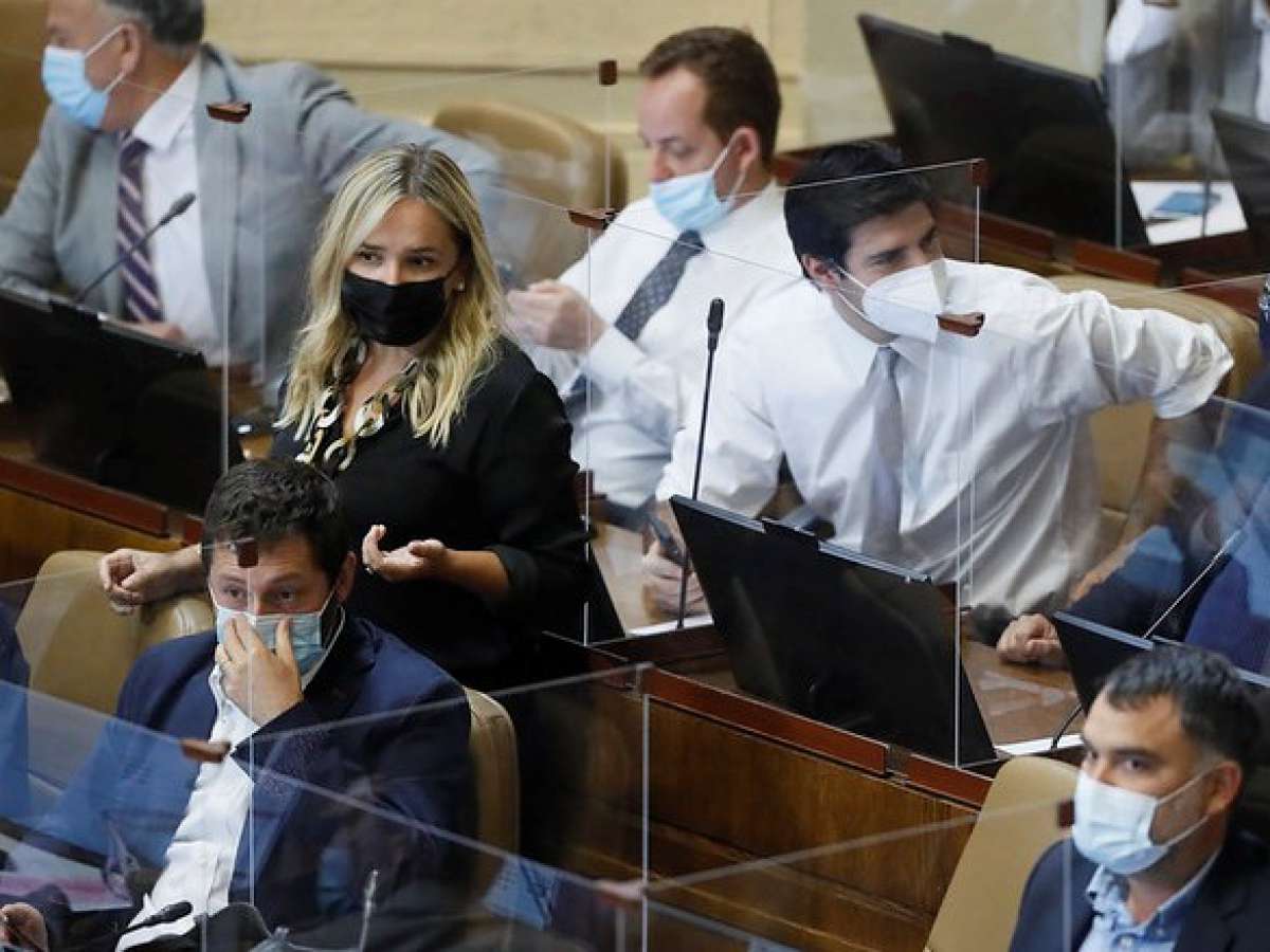 Proponen medidas al Ejecutivo en materia de combustibles