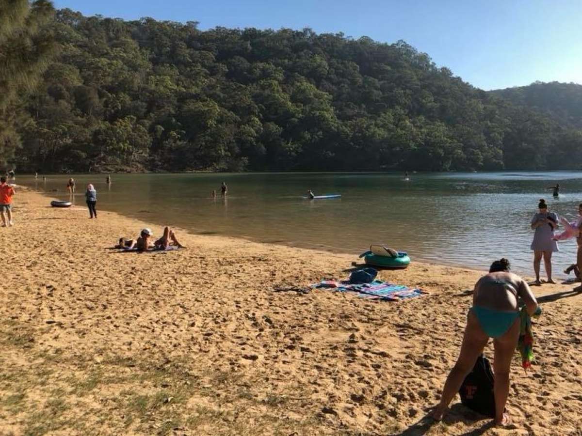 Medio Ambiente aprueba prohibición de fumar en playas, ríos y lagos
