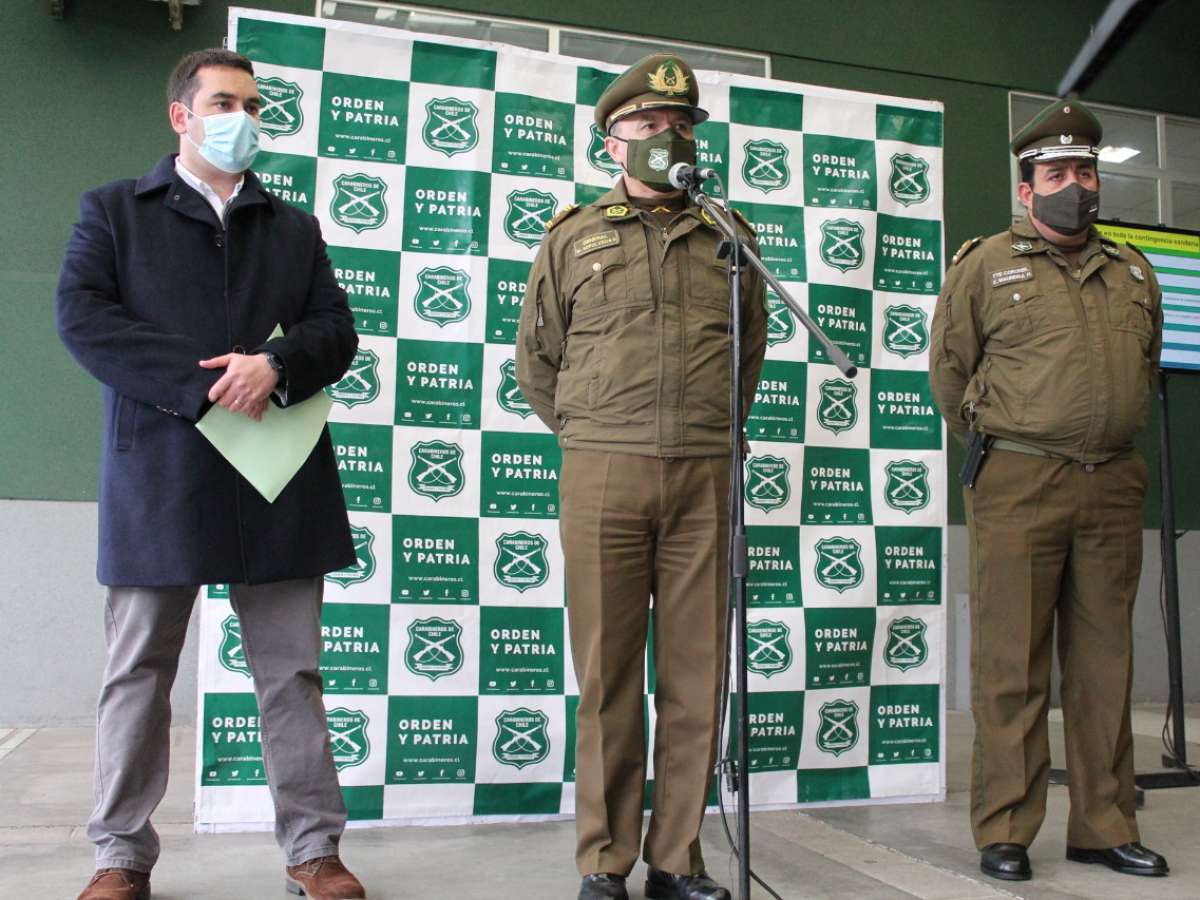 Carabineros detuvo en promedio a 16,7 personas diariamente y efectuó 435 procedimientos en semana del 14 al 20 de junio