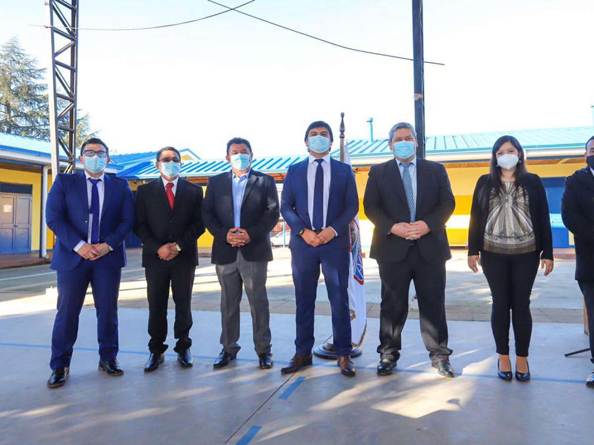 Alcalde Nicolás Torres y nuevo concejo municipal asumieron sus cargos para el periodo 2021- 2024 en Ránquil