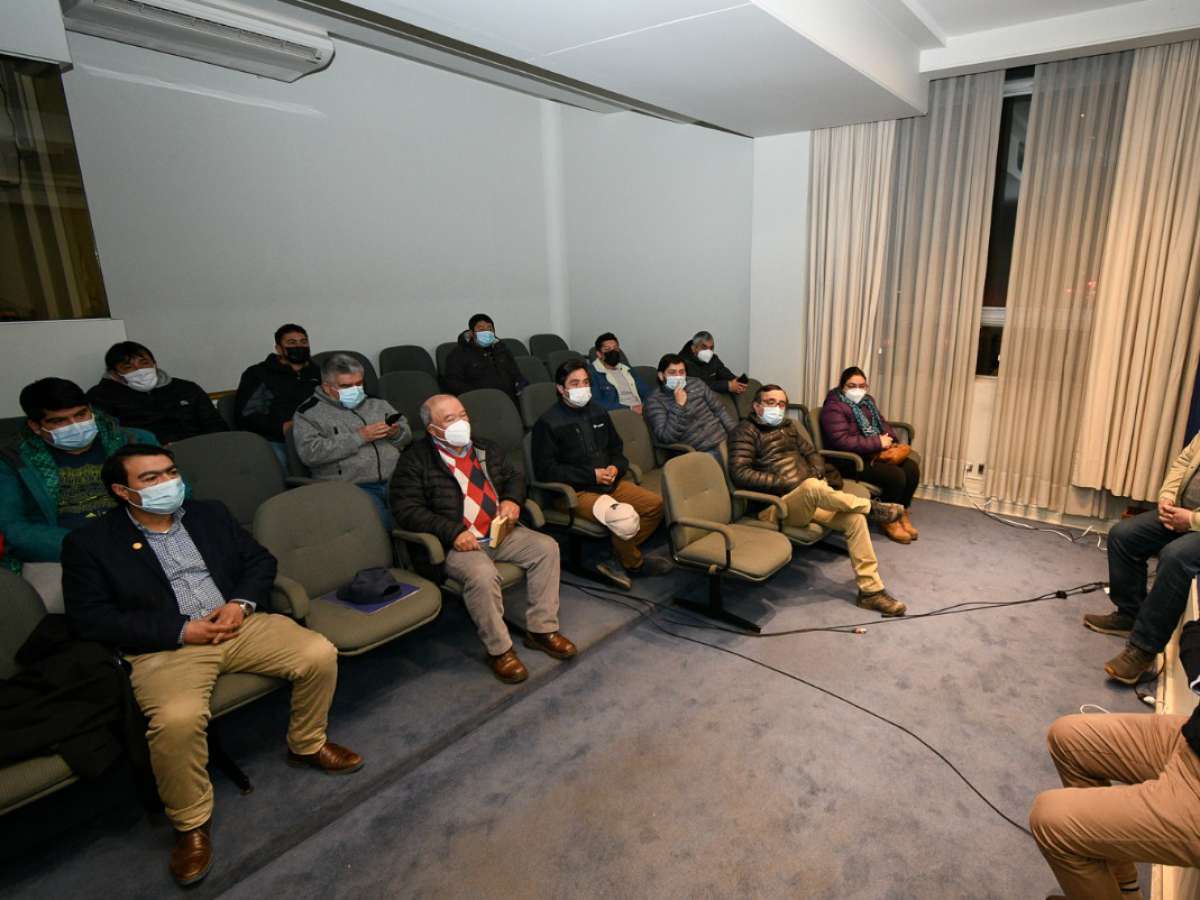 Municipalidad de Chillán genera acuerdo para garantizar acceso a canchas para todos los clubes del fútbol amateur