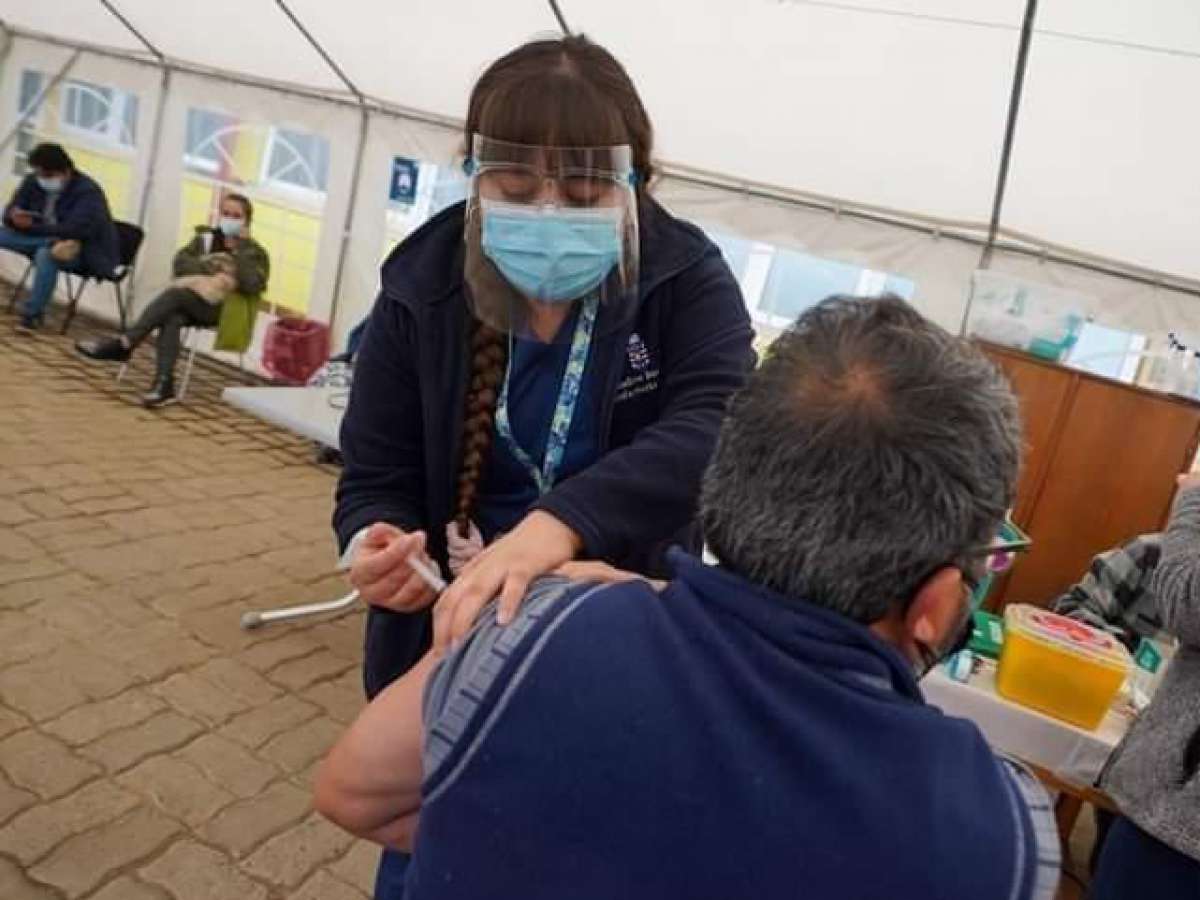 San Nicolás lidera proceso de vacunación en Ñuble en primeras y segundas dosis
