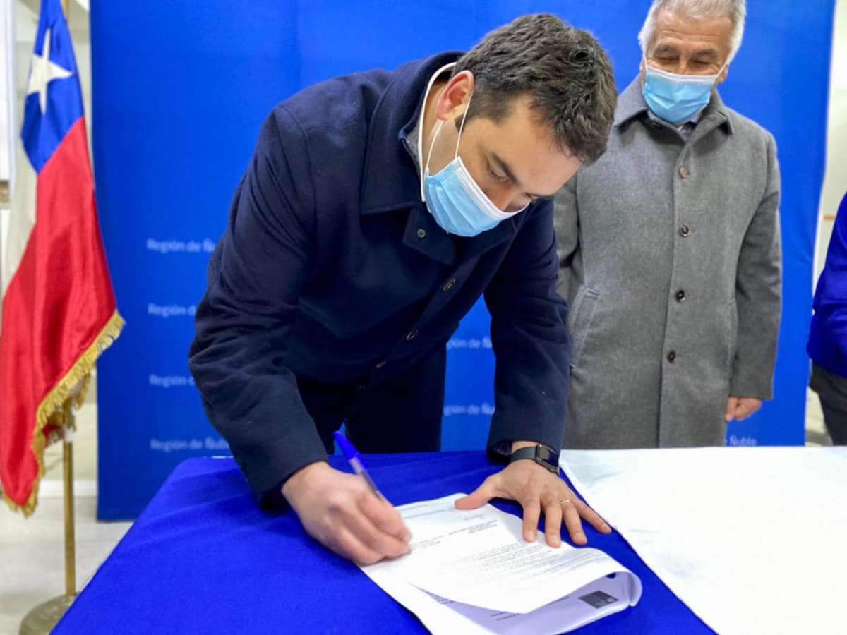 Intendente Jardua firma convenios con Municipalidad de San Nicolás y San Fabián para reponer las oficinas del Registro Civil de ambas comunas