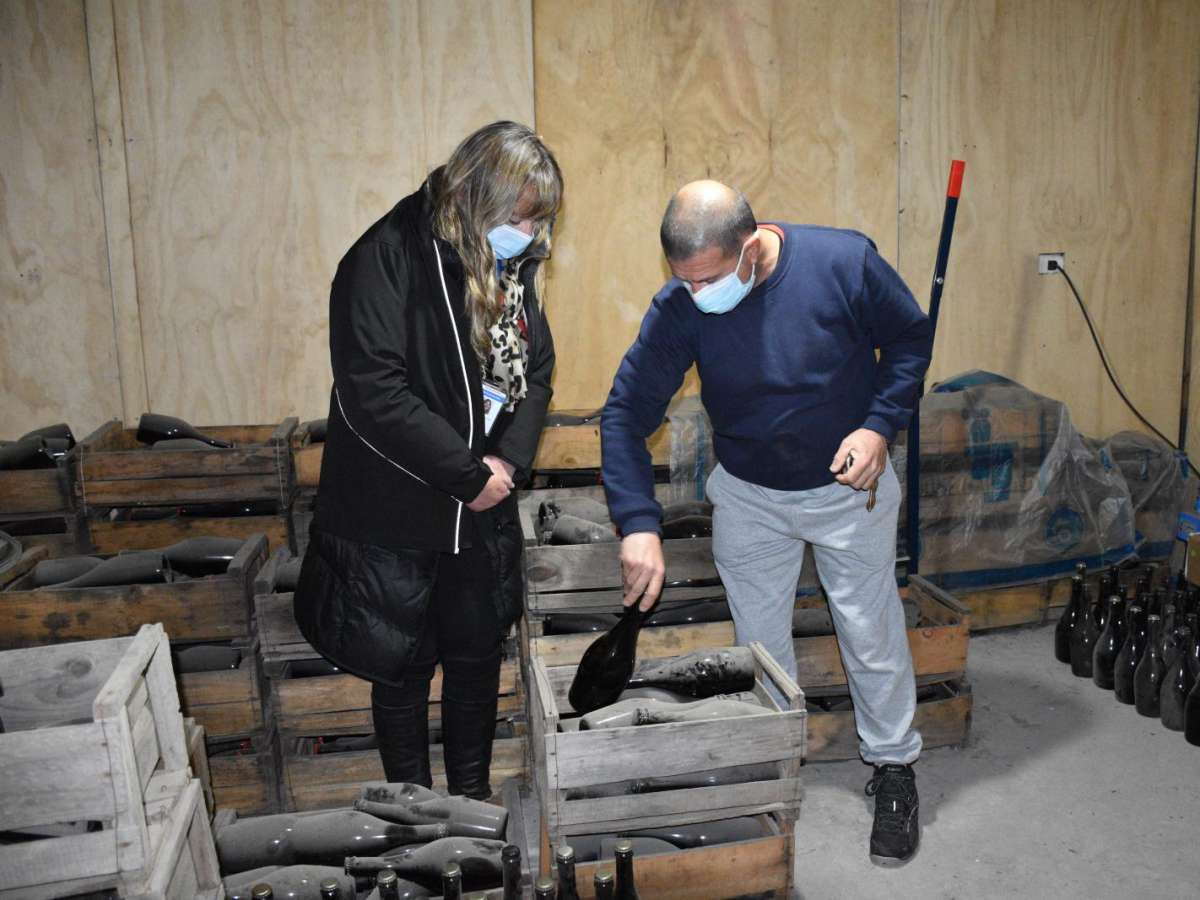 Espumante a la antigua en Ránquil acrecienta la propuesta del Turismo Rural de Indap