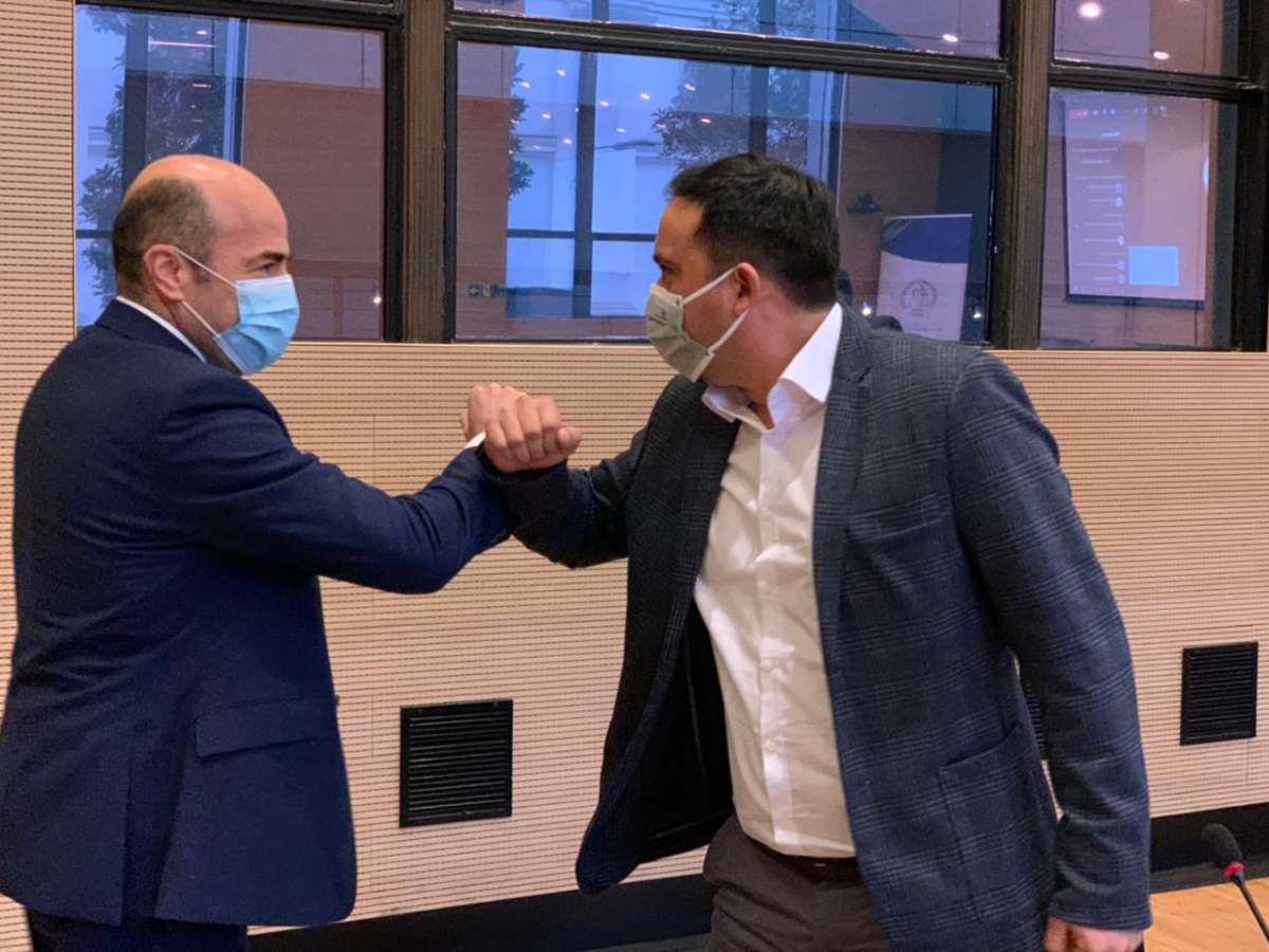 Gobernador Crisóstomo se reúne con contralor general junto a asociación de gobernadores regionales para tratar diversos temas  
