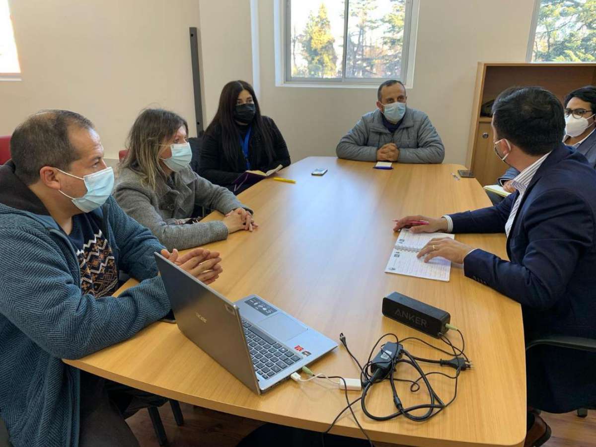 Gobernador Crisóstomo y Anef analizan situación de retorno masivo de funcionarios a sus respectivos servicios