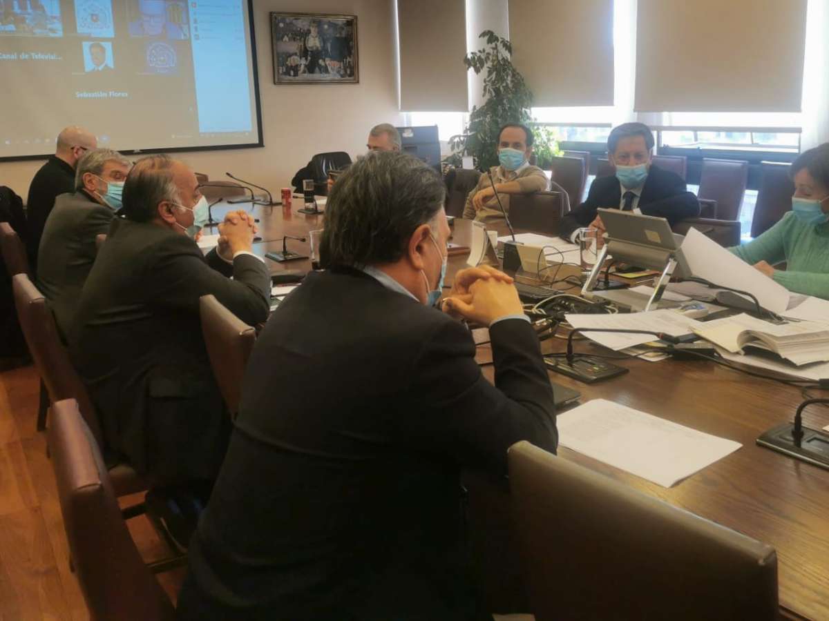 Comisión de Hacienda rechazó rebaja del 50% del impuesto específico a los combustibles