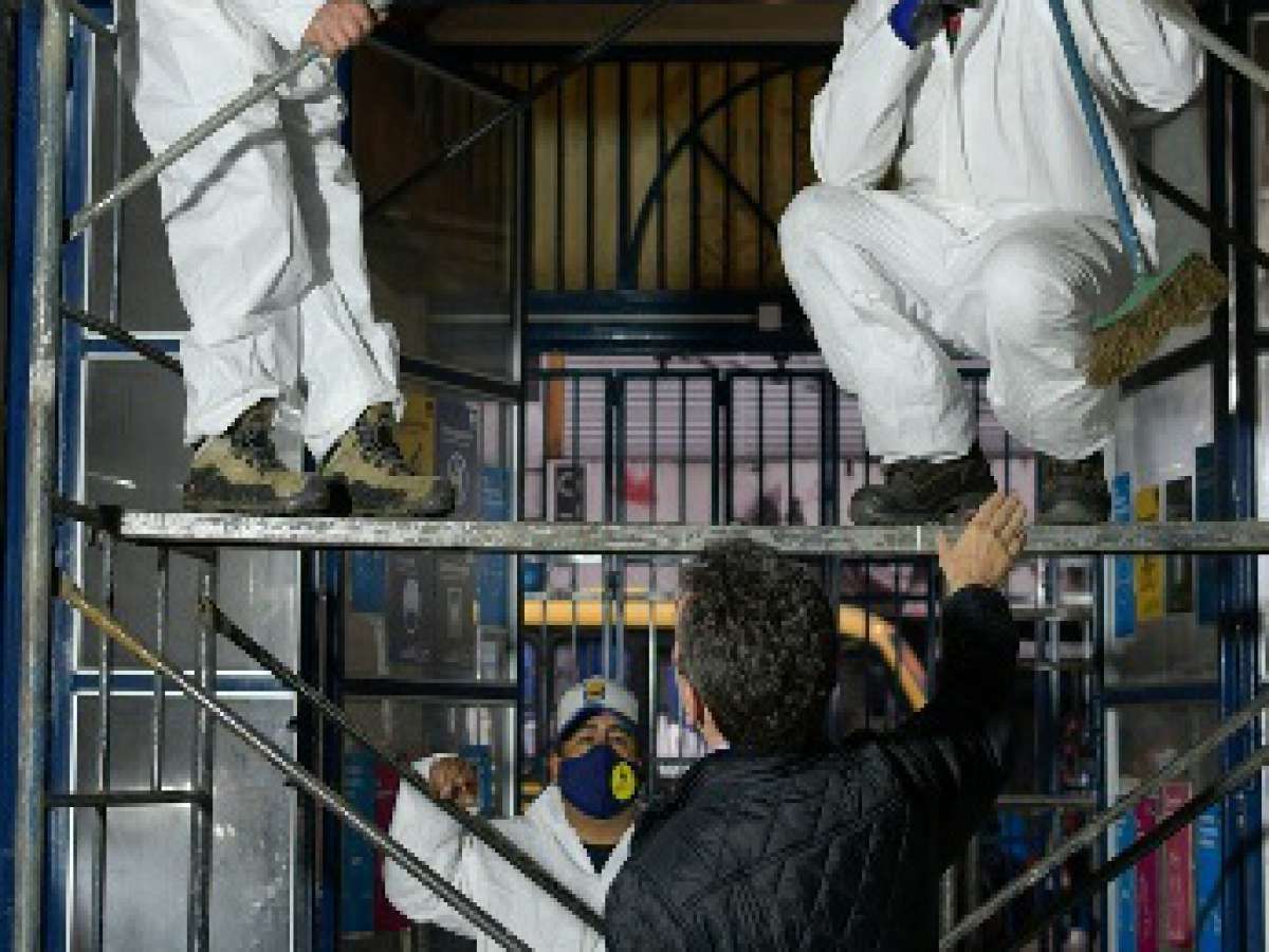 Mercado techado es sometido a limpieza y pintura interior
