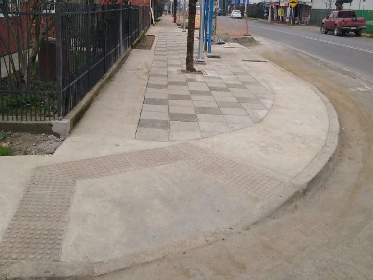 Avanzan obras de construcción de platabanda y mejoramiento en sede de la Villa Apolo XI