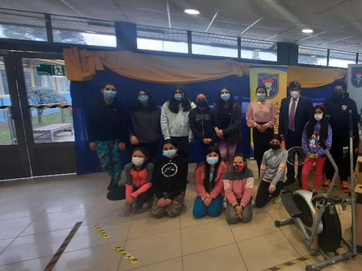 Escuelas de Coelemu reciben implementación deportiva