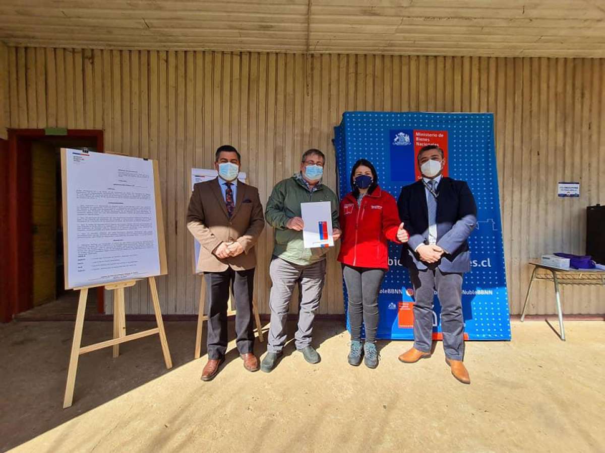 Bienes Nacionales entrega terreno fiscal a Corporación Germania para construcción de futura Compañía de Bomberos Alemana en Chillán