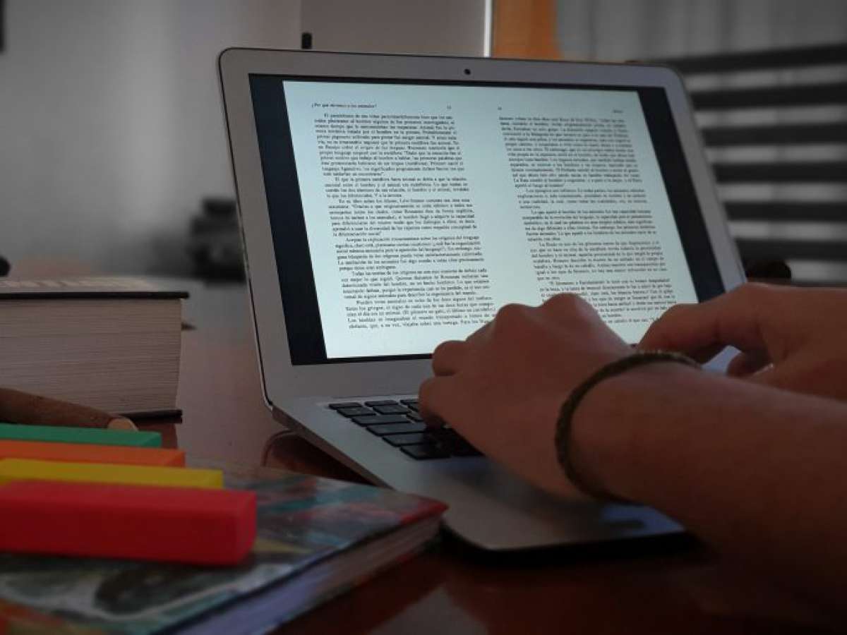 Comisión de Trabajo debate proyecto que protege a quienes laboran en plataformas digitales