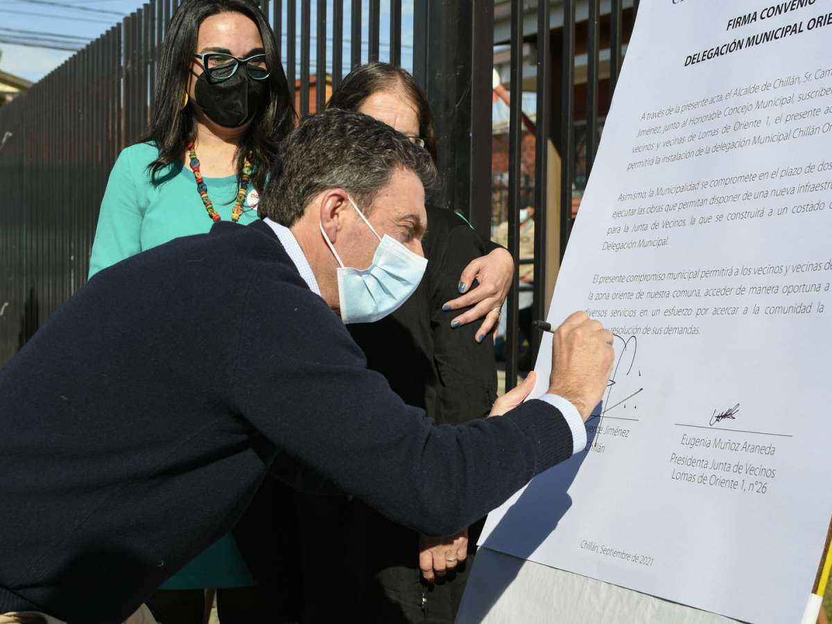 Alcalde Camilo Benavente y vecinos realizaron firma de convenio para instalación de delegación municipal Chillán Oriente  