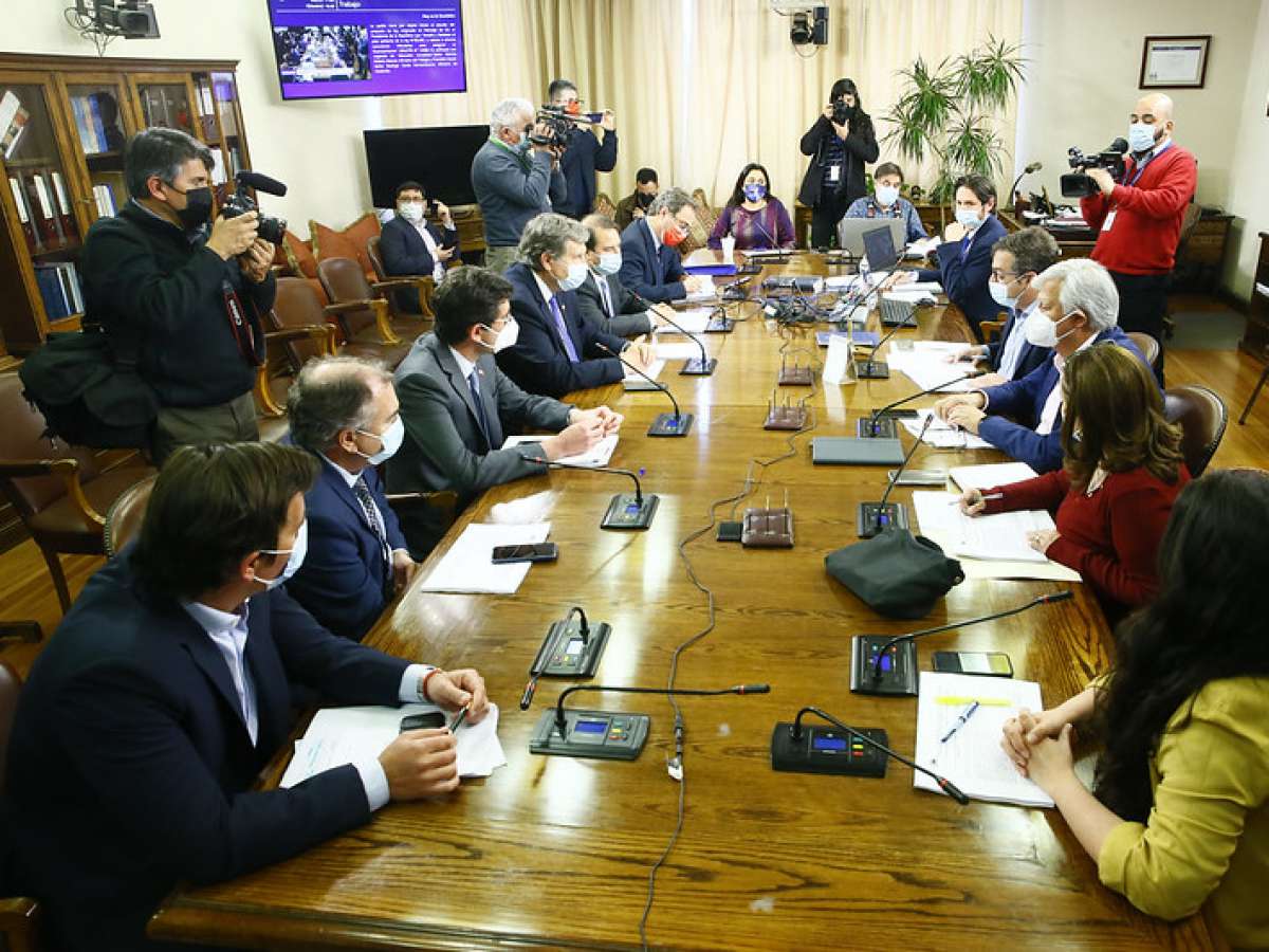 Ley corta de pensiones: aumento de cobertura inmediata y de los montos para el Pilar Solidario