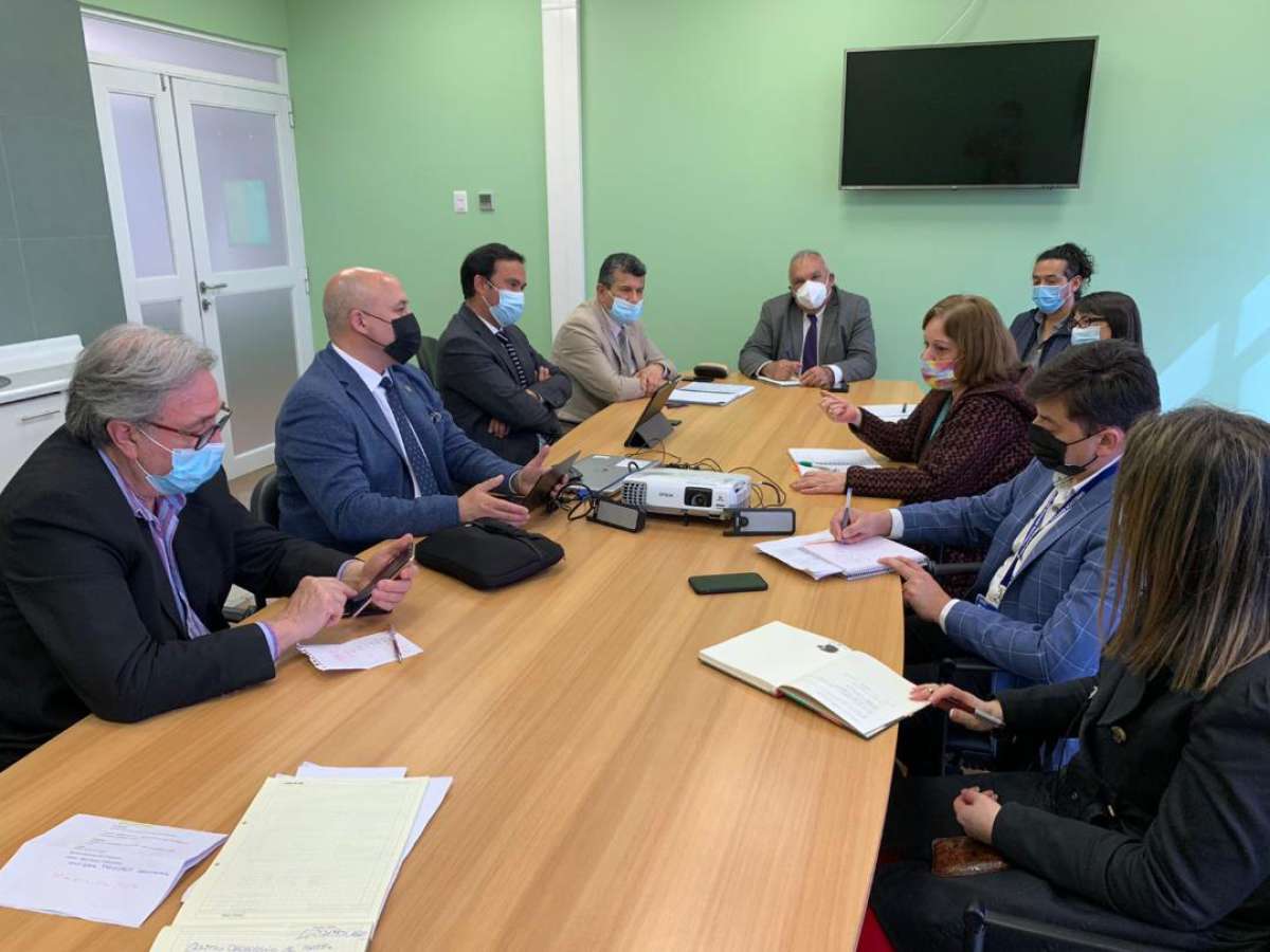 Gobernador Crisóstomo visita centro oncológico de Antofagasta para replicar modelo en ñuble