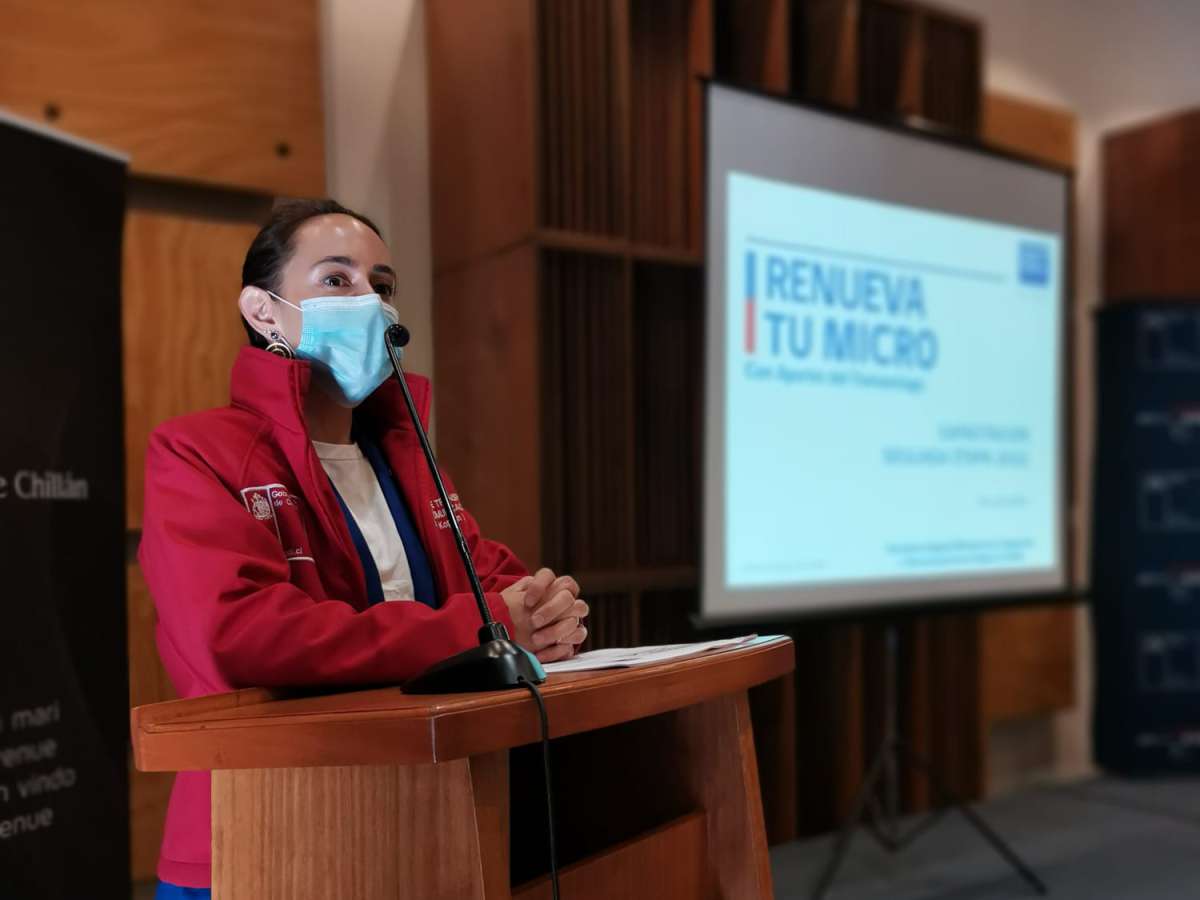 Seremi realiza reunión informativa para beneficiarios de programa de renovación de taxibuses