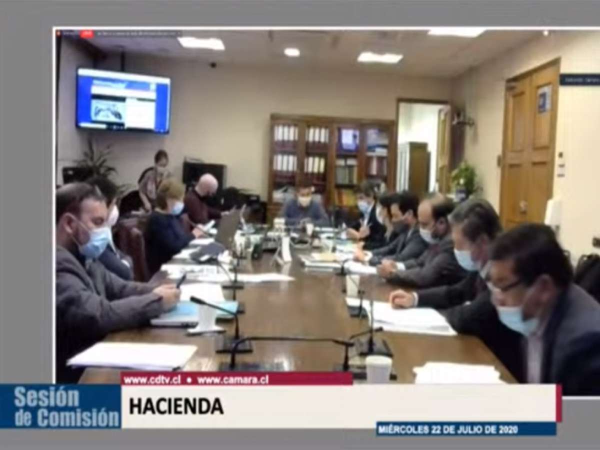 Hacienda inició debate sobre ley corta de pensiones y ajustó cronograma