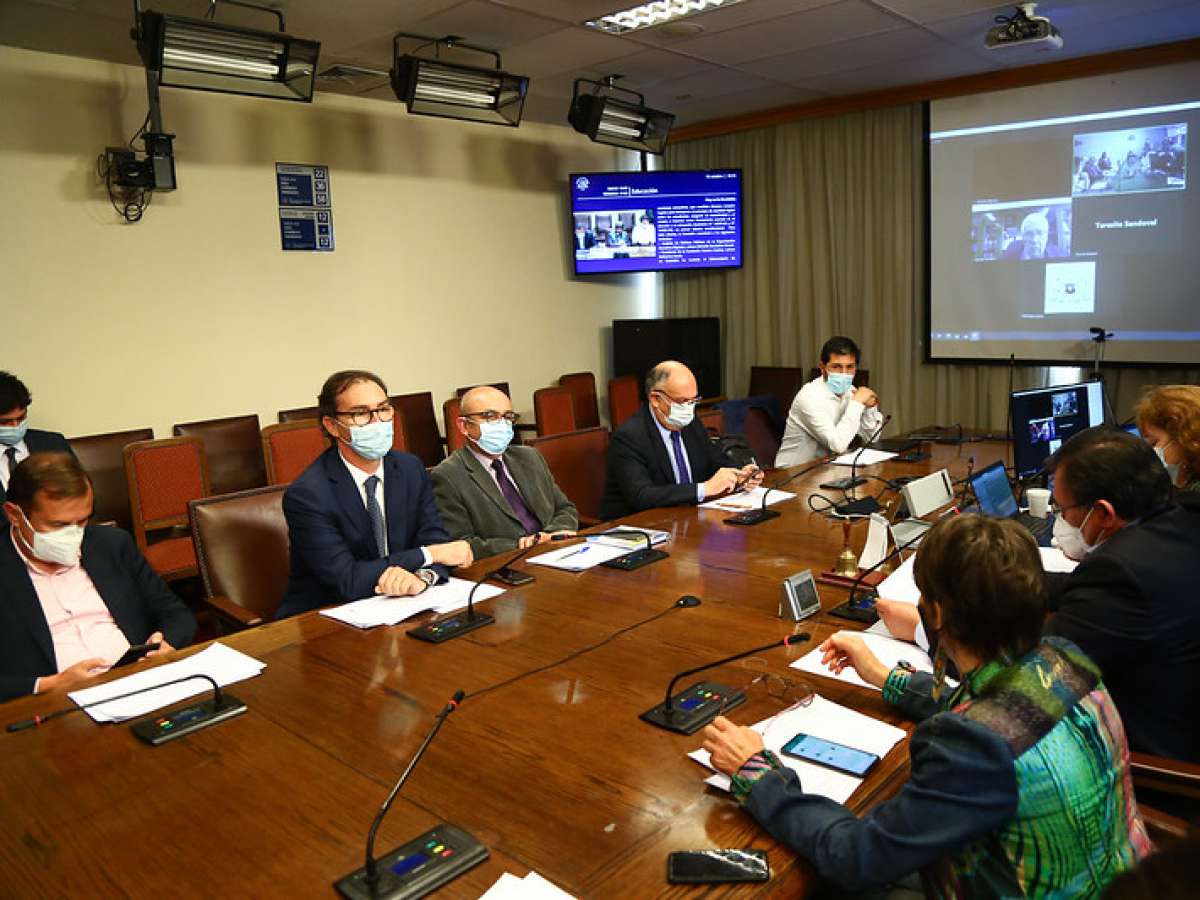 Comisión rechazó veto del Ejecutivo a estatuto de los profesionales de la educación