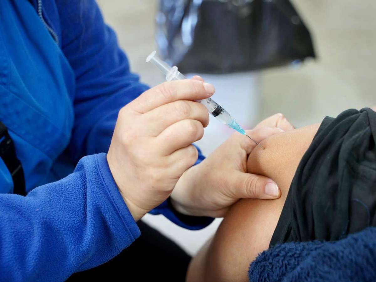 Autoridades llaman a redoblar medidas de autocuidado a la población