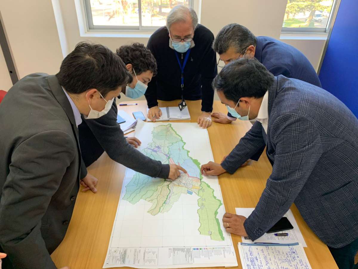 Gobernador Regional compromete apoyo para el resguardo del Parque Lantaño 
