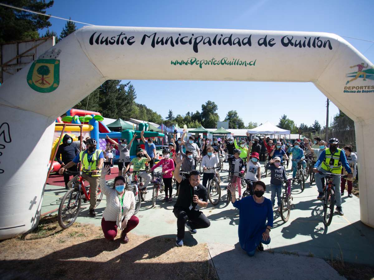 UNA VEINTENA DE PERSONAS PARTICIPARON DE LA CICLETADA “PEDALEANDO POR TUS DERECHOS” EN EL SECTOR LIUCURA BAJO DE QUILLÓN