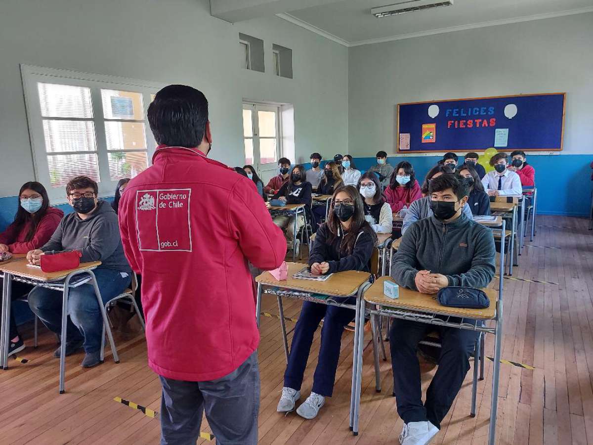 Mineduc lanza plataforma con información del proceso de vacunación escolar  