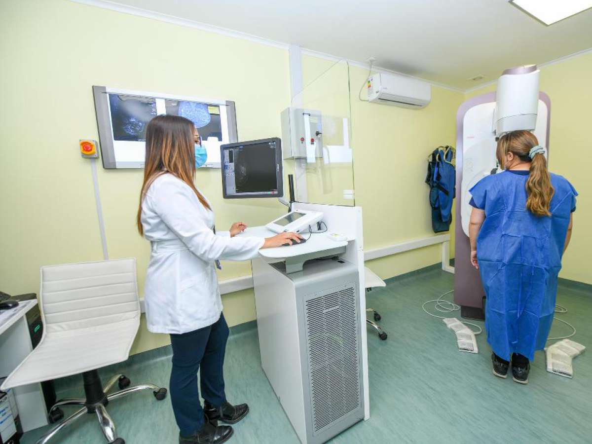 Mamógrafo municipal de Chillán adquirirá software para realizar exámenes en 3D