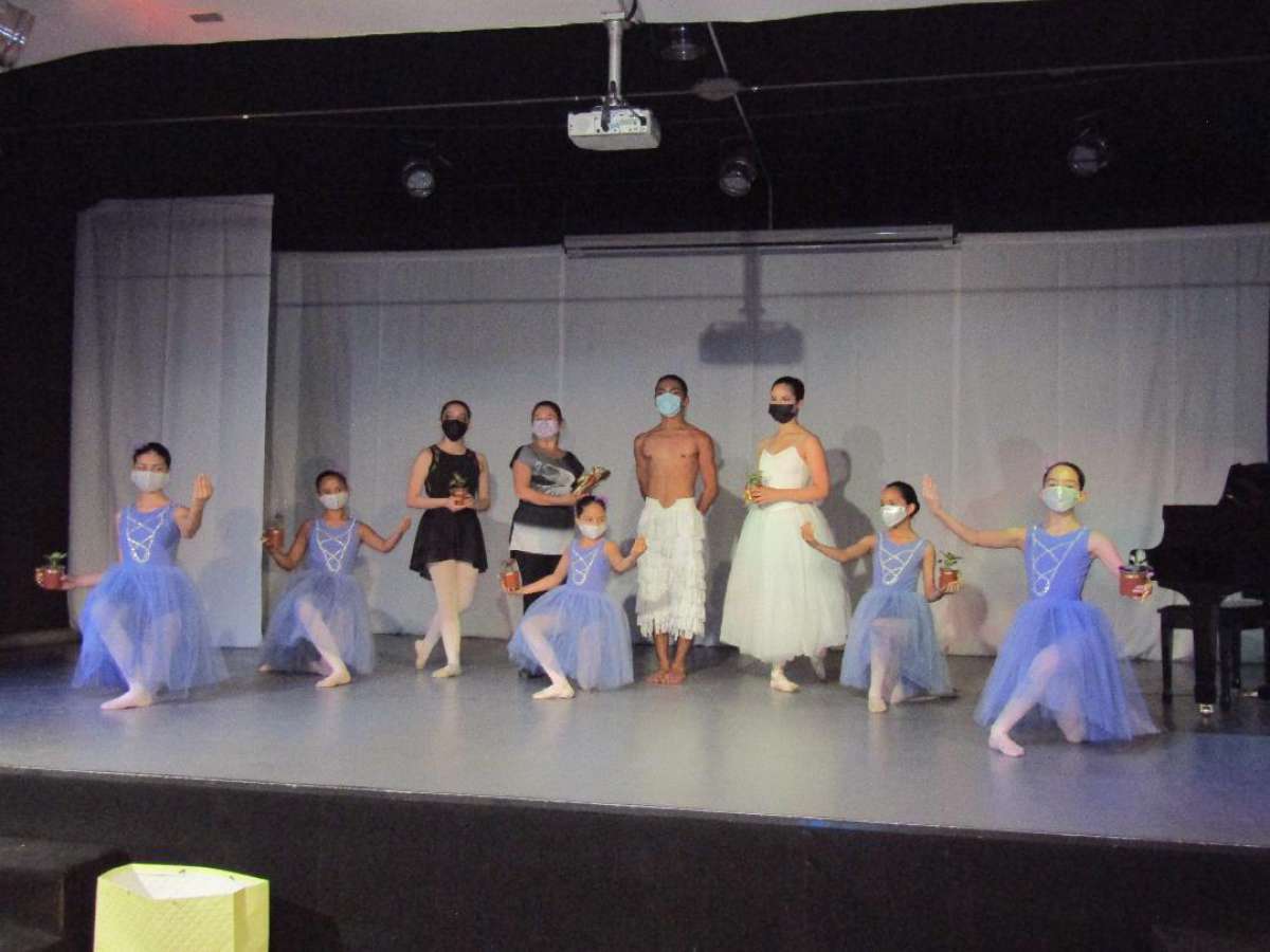 Academia de Ballet de la Escuela Artística presentó su muestra anual