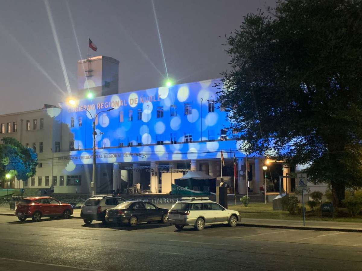 Gobierno Regional ilumina edificios públicos en vísperas de navidad