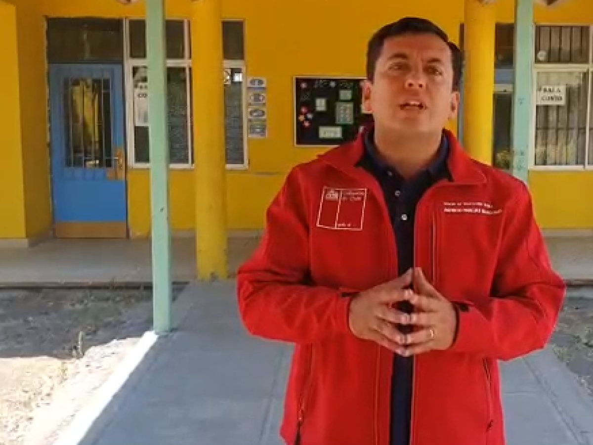 Escuela Amanda Chávez de Quillón es habilitada como albergue por incendio forestal 