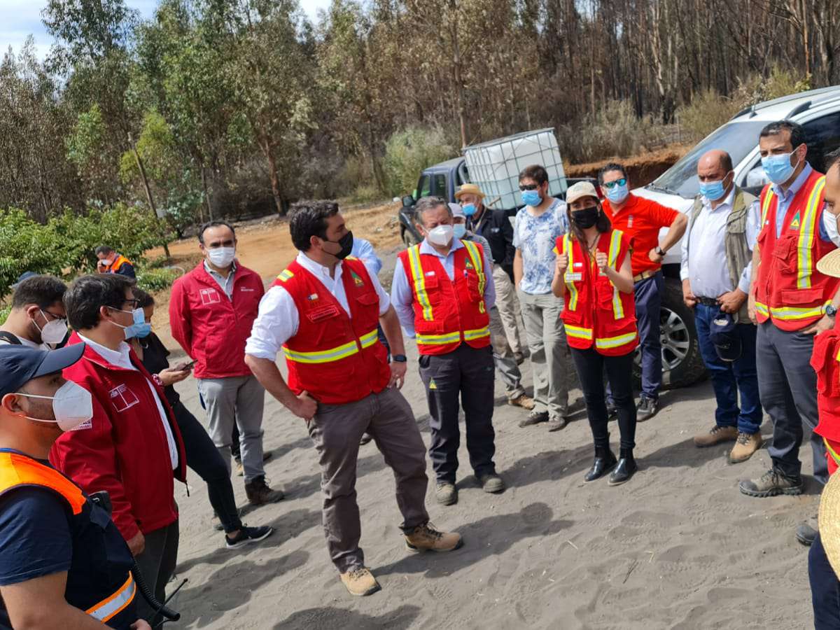 Quillón: Incendio se encuentra fuera de las instalaciones críticas asociadas a energía