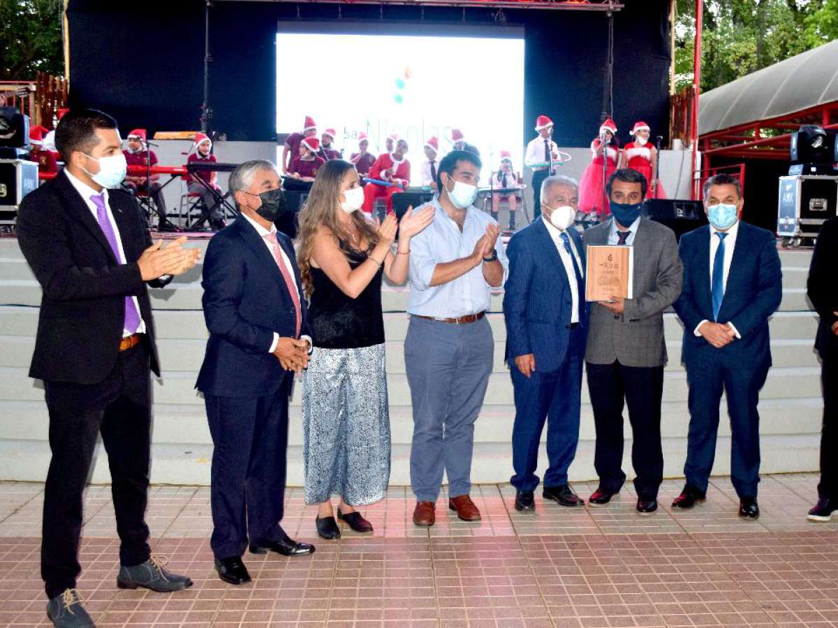 Reconocimientos, música, baile y carnaval navideño animaron el aniversario 130 de San Nicolás