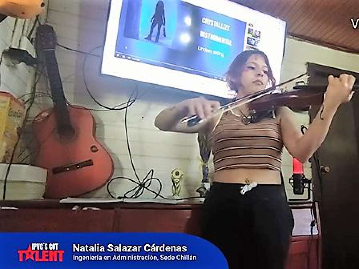 Violinista de la Escuela Artística ganó concurso de talentos online