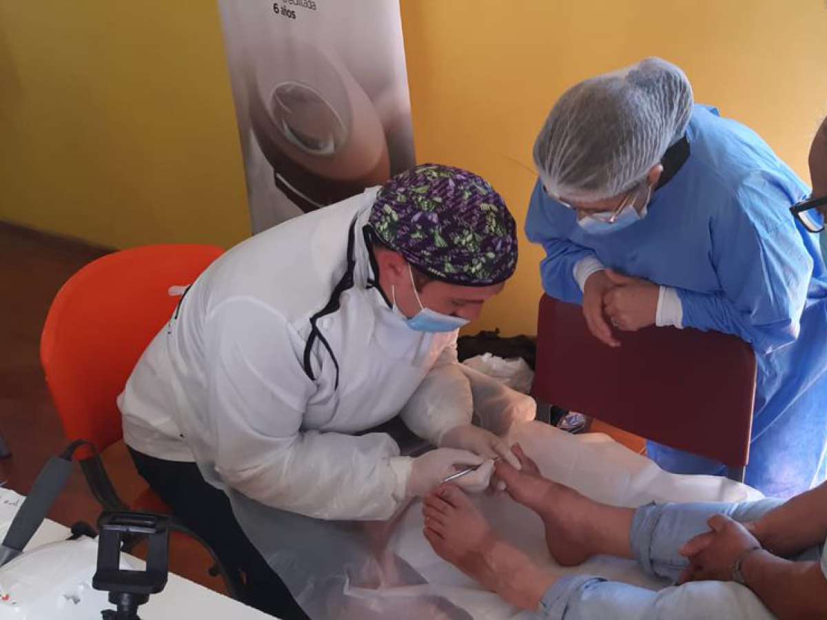 Operativo Podológico de Santo Tomás benefició a más de 20 vecinos de Recinto