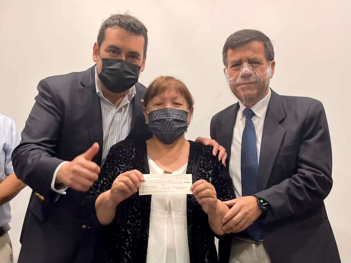 Delegado Jardua entrega fondos Presidente de la República a 29 organizaciones sociales de Ñuble