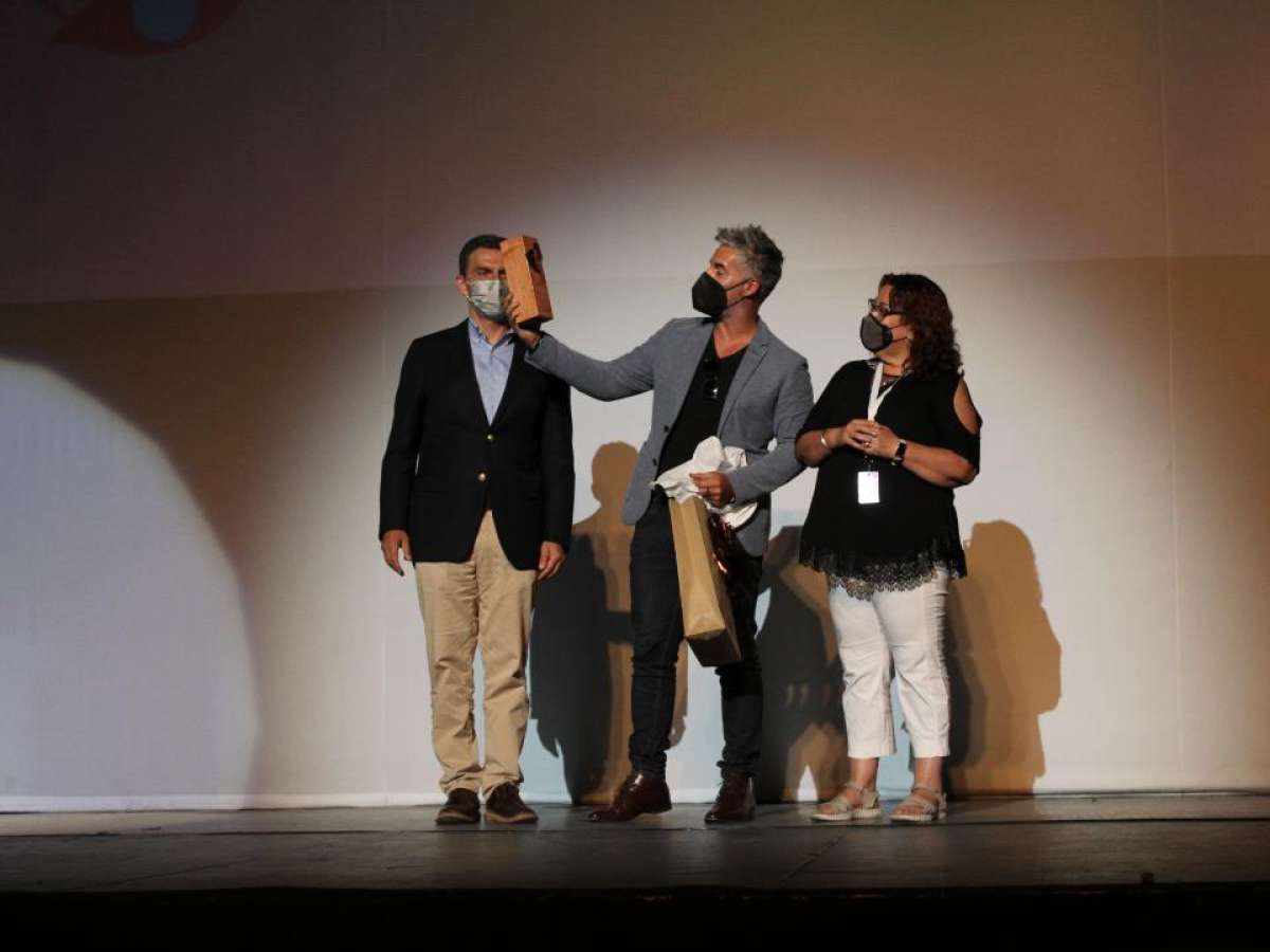 ENTEPACH distinguió al actor Carlos Díaz León por su aporte al teatro nacional