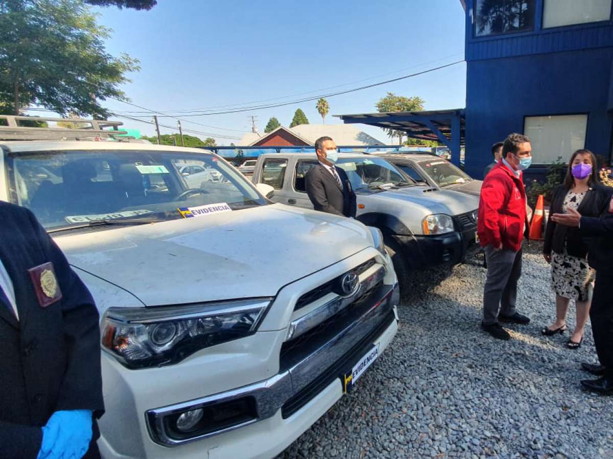 Robos violentos de autos: fiscalía y PDI logran detener a 4 imputados y recuperar 3 vehículos sustraídos
