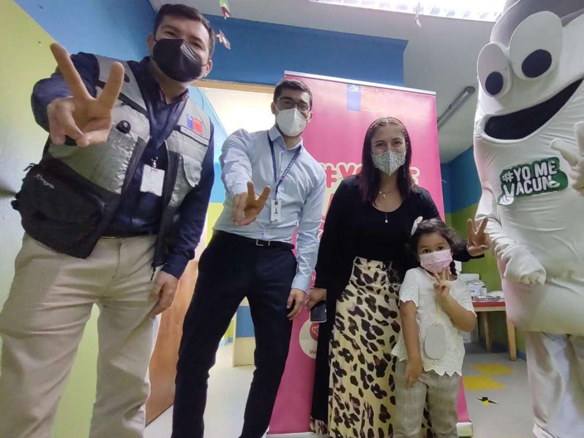 Con visita a establecimientos educacionales Seremi de Salud fortalece vacunación escolar contra el Covid-19