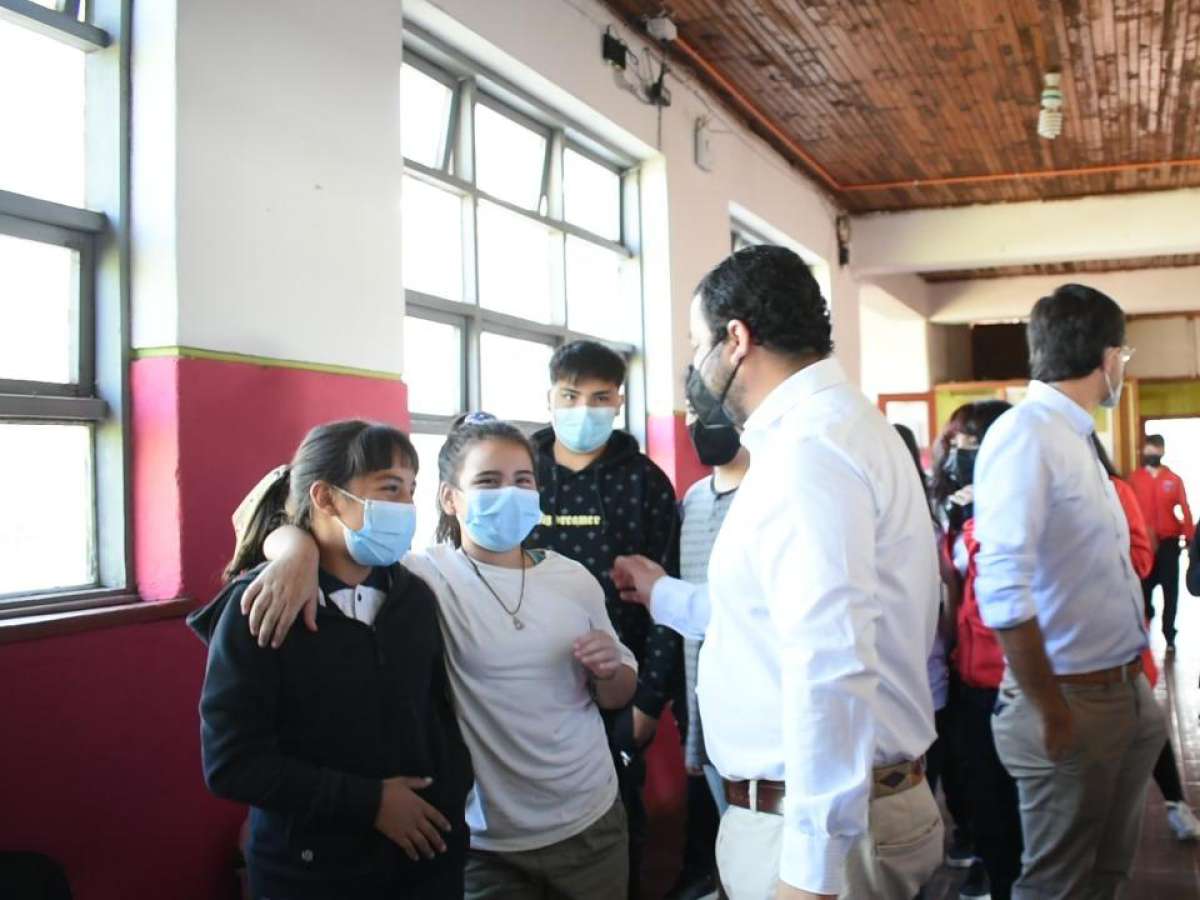 Positivo balance realiza alcalde de Bulnes en el arranque del año escolar 2022