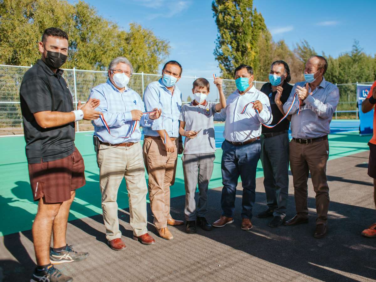 COIHUECANOS CELEBRAN LA INAUGURACIÓN DE SU PRIMERA CANCHA DE TENIS